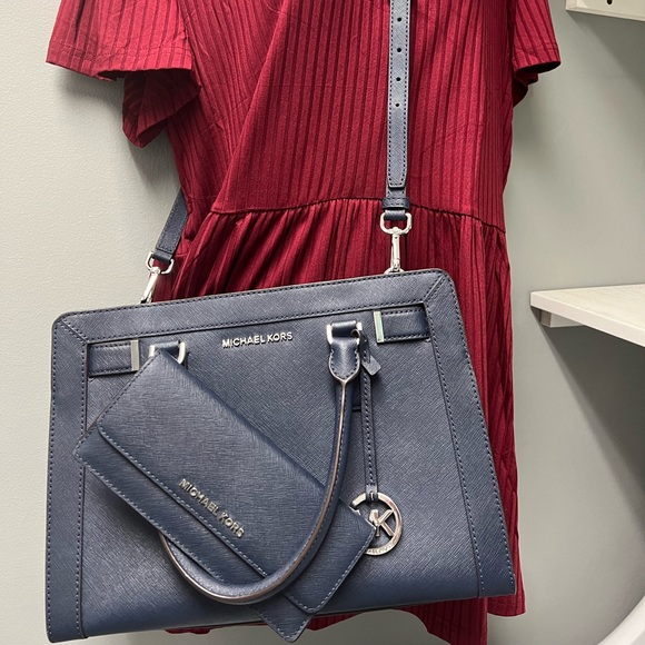 Micheal Kors ~ Purse & Wallet Combo, Navy Dillon Satchel - Picture 1 of 11